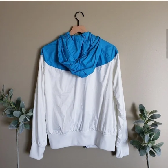Last chance!! - Gently worn! Nike White Blue Hypebeast Windbreaker 🌬 - Picture 3 of 5